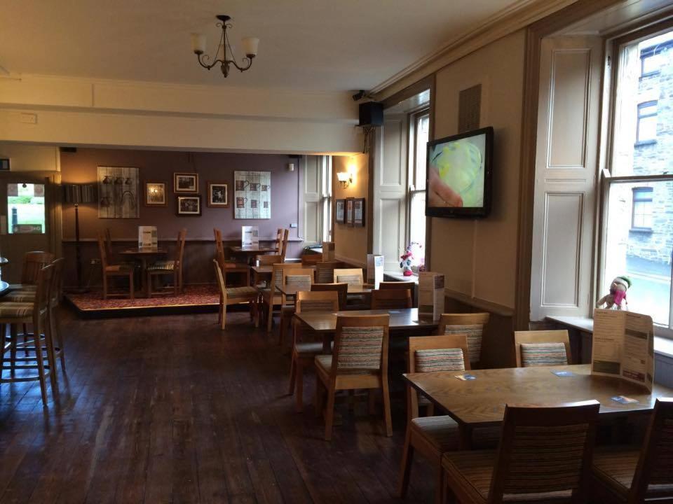 Markets Tavern Hotel Brecon Exterior photo